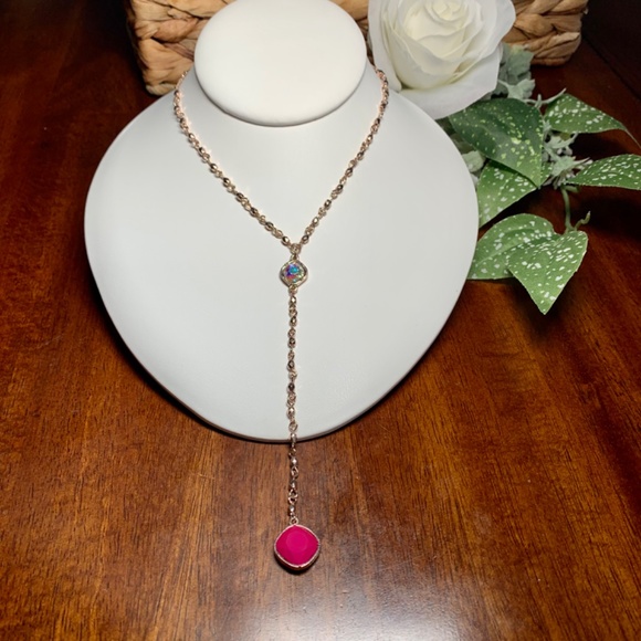 Aurora Borealis Vintage Rose Gold Tone Chain Lariat Necklace w/Matte Pink Stone. - Picture 4 of 11